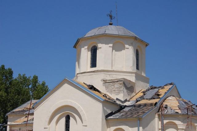 Profanarea Bisericii Sfântul Arhanghel Mihail din Kosovo