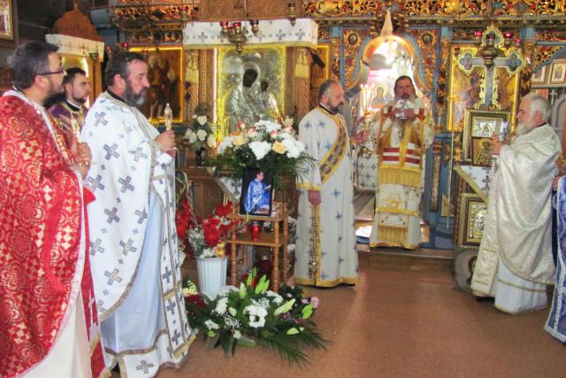 Înalt Preasfinţitul Teodosie a slujit la Fălticeni