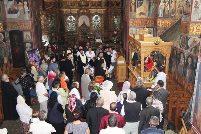 Slujbă arhierească la Roman în cinstea Sfinţilor Varlaam şi Ioan de la Râşca şi Secu