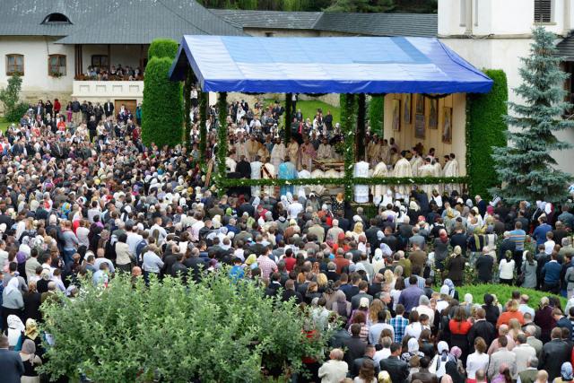 Liturghie arhierească la hramul Mănăstirii Putna