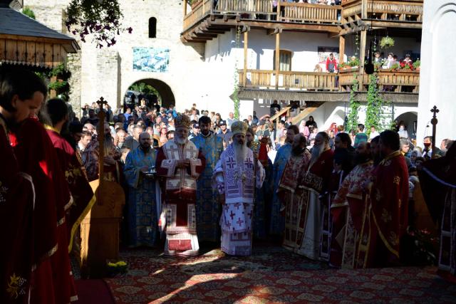 Hramul Mănăstirii Secu, sărbătorit în prezenţa a doi ierarhi