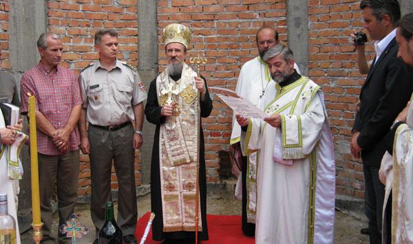 Serbia: sfinţirea fundaţiei Bisericii militarilor din Zemun