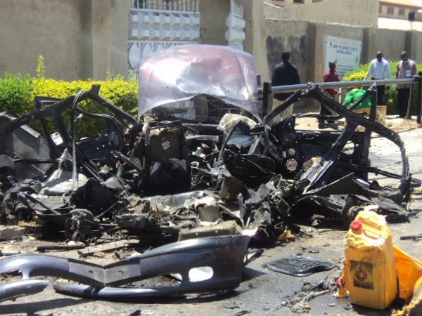 Nigeria: creştini atacaţi cu bombă la porţile bisericii
