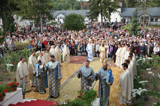 „În familiile voastre trebuie să fie iubire, iertare şi naştere de prunci“