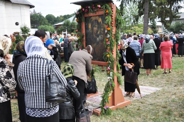 „În familiile voastre trebuie să fie iubire, iertare şi naştere de prunci“