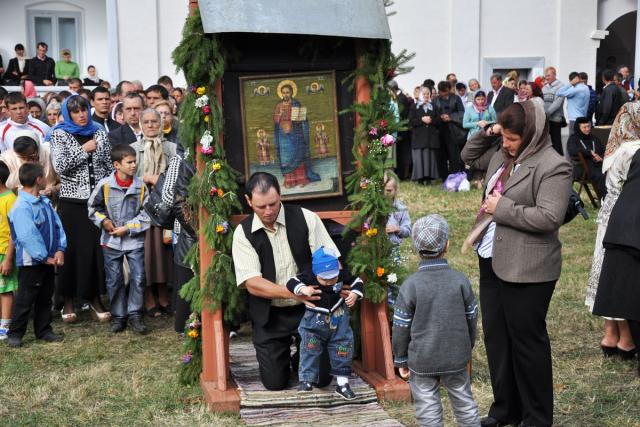„În familiile voastre trebuie să fie iubire, iertare şi naştere de prunci“