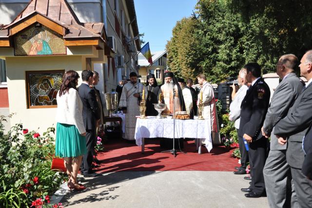 Capela din incinta ISU Iaşi a fost sfinţită de IPS Teofan