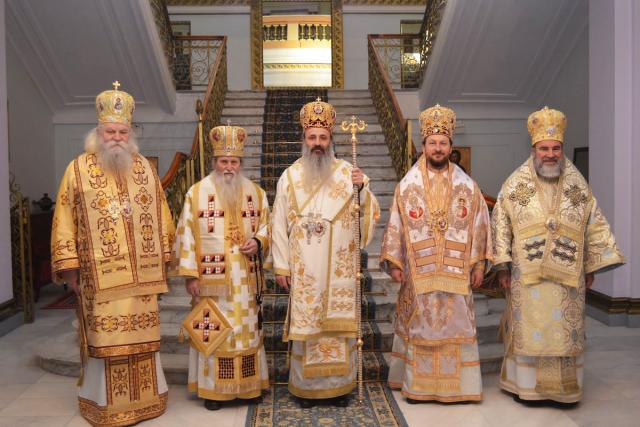 Slujiri arhiereşti în Mitropolia Moldovei şi Bucovinei de sărbătoarea Înălţării Sfintei Cruci