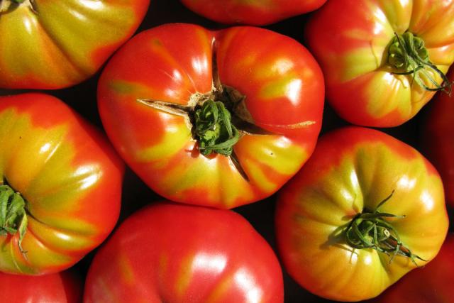 Consumul de tomate scade riscul accidentelor vasculare