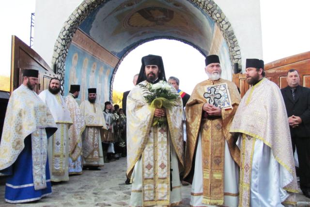 A fost resfinţit paraclisul Mănăstirii Broşteni - Drăguşeni