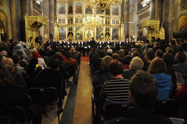 Concert de muzică sacră corală pentru pelerinii Sfintei Parascheva
