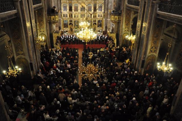 Concert de muzică sacră corală pentru pelerinii Sfintei Parascheva