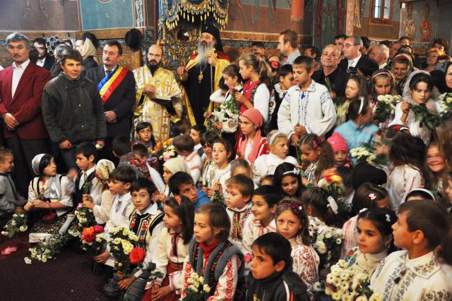 Prima Vecernie arhierească în parohia Ruseni 1