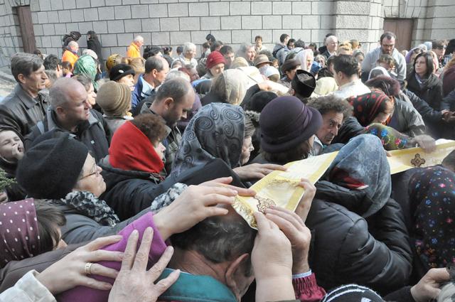Taina Sfântului Maslu pentru pelerinii sfinților de la Iași