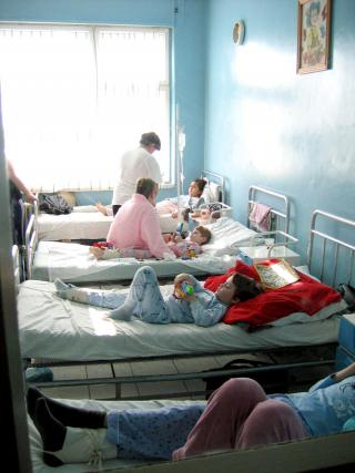 Artrita juvenilă, o boală rară, dar cu urmări severe