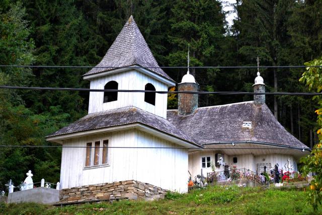 Bisericuţa ocrotitoare a Văii Largului