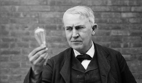 Edison: „Fiecare încercare greșită mă aruncă cu încă un pas înainte”
