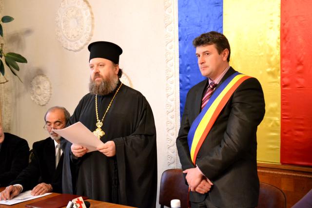 Arhimandritul Timotei Aioanei a devenit cetăţean de onoare al municipiului Fălticeni