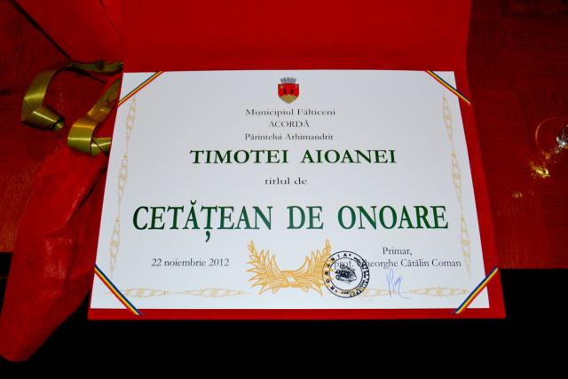 Arhimandritul Timotei Aioanei a devenit cetăţean de onoare al municipiului Fălticeni