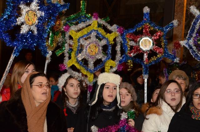 200 de copii au colindat la Catedrala mitropolitană din Iaşi