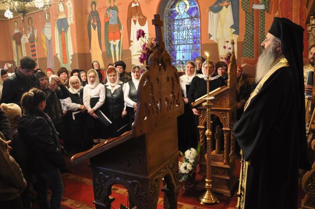 "Sunteţi primul mitropolit care păşeşte în această biserică"