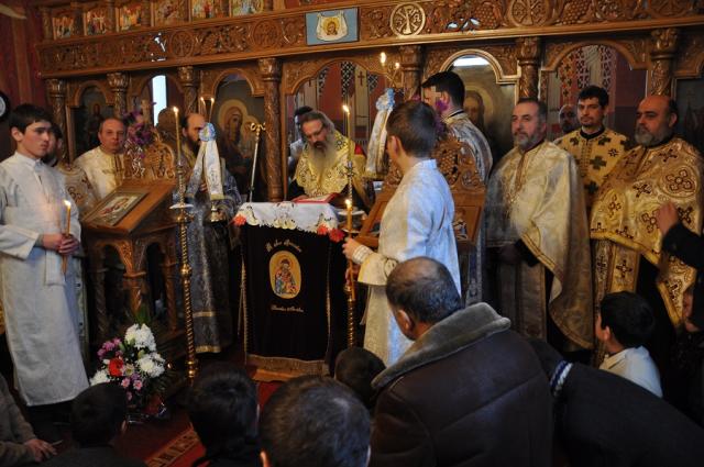 "Sunteţi primul mitropolit care păşeşte în această biserică"
