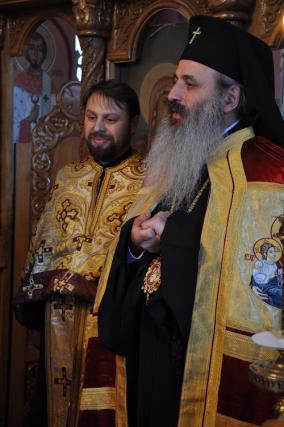 "Sunteţi primul mitropolit care păşeşte în această biserică"