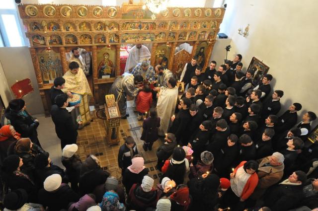 Liturghie arhierească şi lansare de revistă la Seminarul Teologic Dorohoi