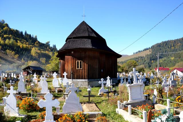 Tainicul lăcaş de lângă apa Bistricioarei