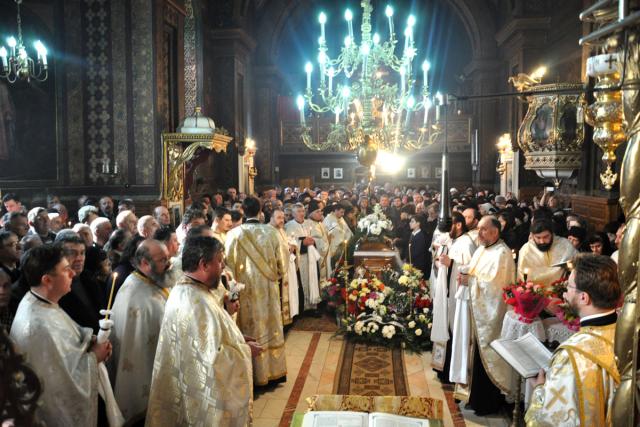 Părintele Ioan Pricop a fost condus pe ultimul drum