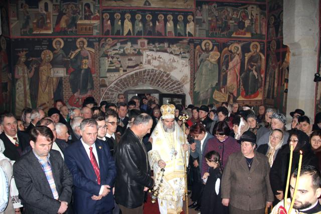 Liturghie arhierească în Protopopiatul Oneşti