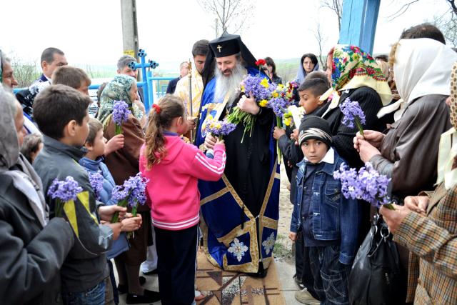 Dublă sărbătoare în parohia Horleşti