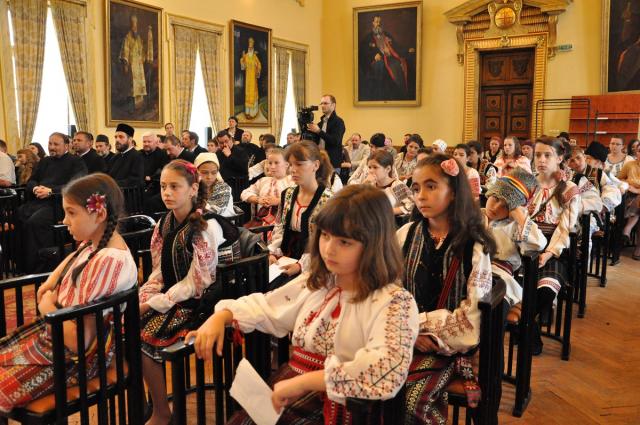 Trei copii talentați vor reprezenta Arhiepiscopia Iaşilor la concursul „Bucuria de a fi creștin“