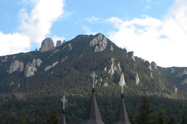Preoţii Protopopiatului Piatra Neamţ, în conferinţă semestrială de primăvară