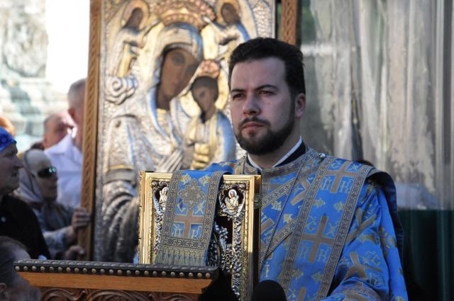 „În Săptămâna Luminată, o sărbătorim pe Maica Luminii”