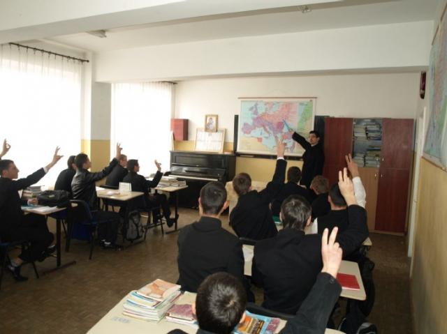 Înscrieri pentru admiterea la seminariile ortodoxe din Mitropolia Moldovei şi Bucovinei