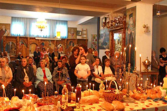 Hram la biserica "Sfinții Împărați Constantin și Elena" Gara Veche - Piatra Neamț