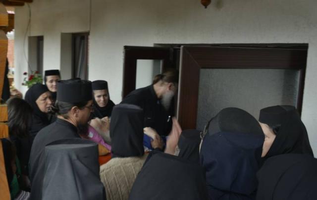 Părintele Justin Pârvu a revenit la mănăstire