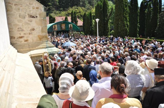 „În Săptămâna Luminată, o sărbătorim pe Maica Luminii”