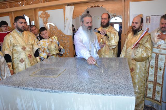 5000 de credincioşi, la sfinţirea Bisericii „Buna Vestire” din Botoşani