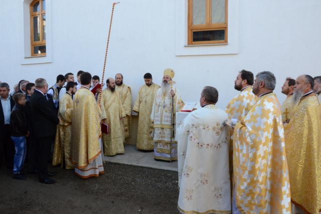 5000 de credincioşi, la sfinţirea Bisericii „Buna Vestire” din Botoşani