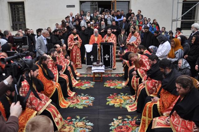 Stareţul Melchisedec Velnic, la slujba spălării picioarelor: „Cămara lui Hristos e împodobită cu veşmântul smereniei”