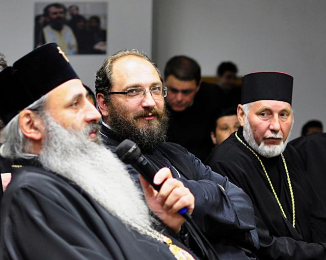 "Şi familia preotului, cu toată soliditatea ei, este aşezată sub o presiune imensă"