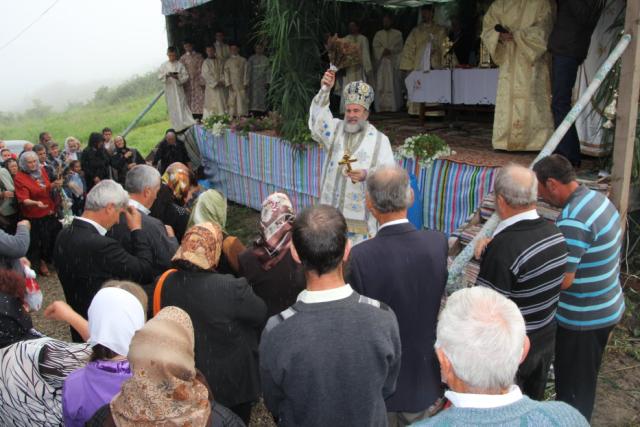 Piatra de temelie pentru Biserica "Înălţarea Domnului" - Pradaiş, Protopopiatul Sascut