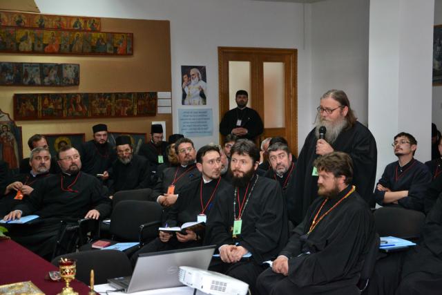 "Familia preotului este, prin ea însăşi, o predică vie"