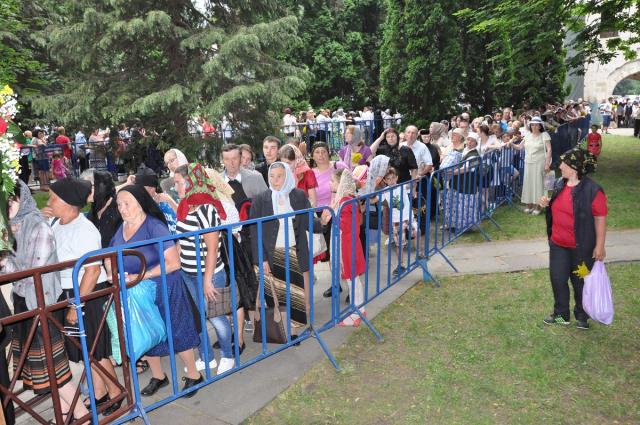 "Am simţit mereu ajutorul Sfântului Ioan cel Nou de la Suceava"