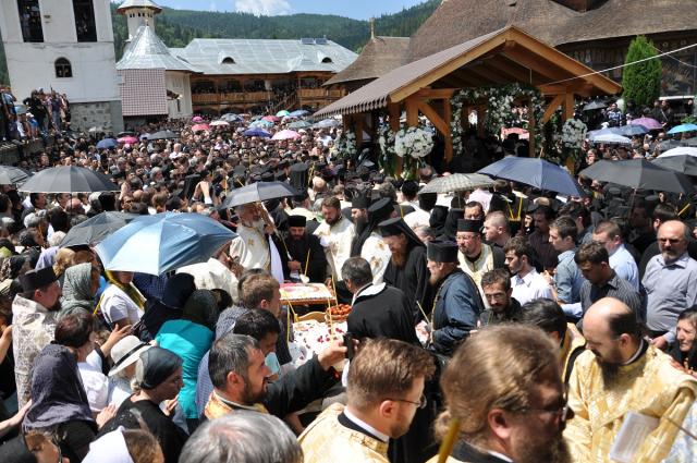 10.000 de credincioși, la înmormântarea părintelui Justin