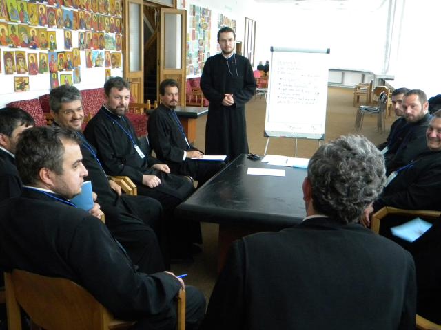 "Şi familia preotului, cu toată soliditatea ei, este aşezată sub o presiune imensă"