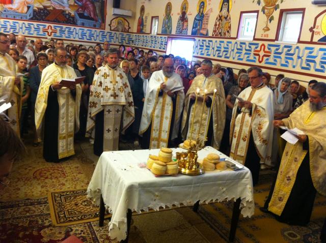 "Să ne bucurăm pentru că putem să zidim biserici"