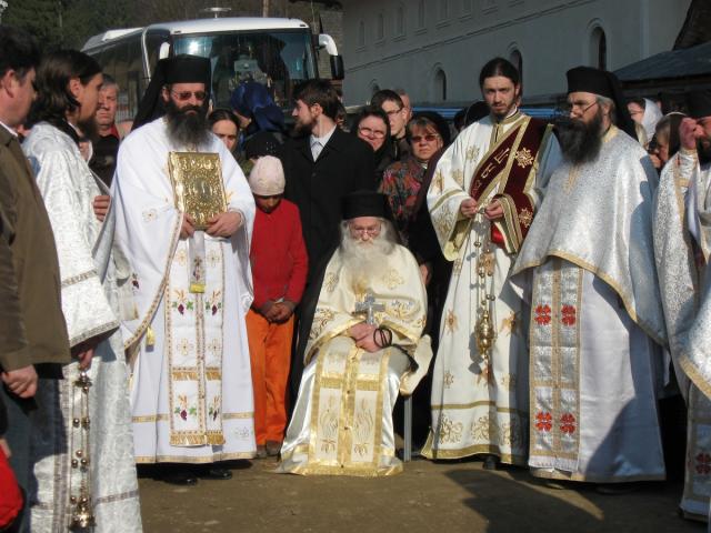 In memorian: Părintele Justin Pârvu, la punerea pietrei de temelie a Schitului Buba